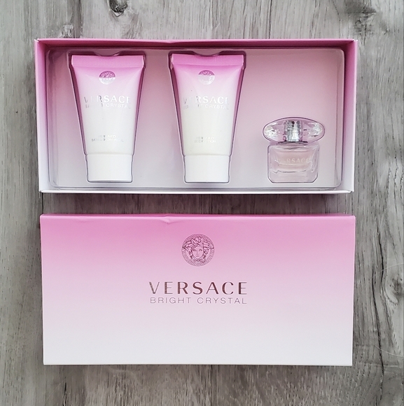NIB Versace Bright Crystal 3 Piece Gift Box Set Trio Lotion, Shower Gel & Bottle - Picture 4 of 4